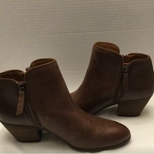 Frye Judith brown leather double zip booties, size 9.5 in EUC